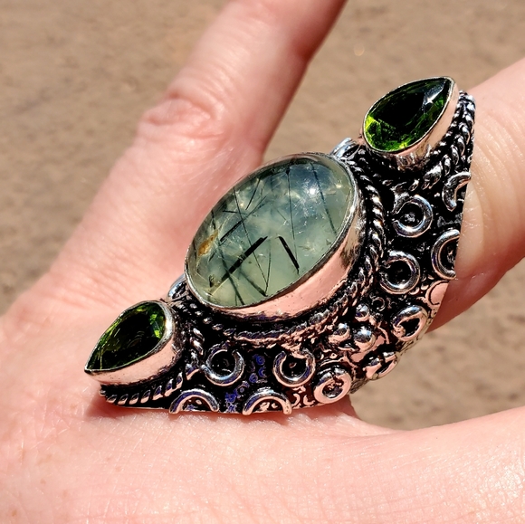 New Moss Prehnite & Peridot 925 Silver Statement Ring. - Picture 12 of 16